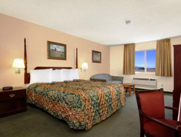 带大床的标准间, Days Inn By Wyndham Colorado Springs Airport