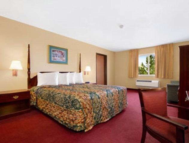 Люкс Кровать Кинг, Days Inn By Wyndham Colorado Springs Airport