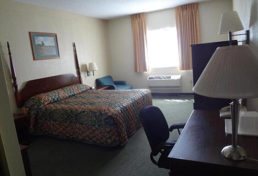 带大床的套房, Days Inn By Wyndham Colorado Springs Airport
