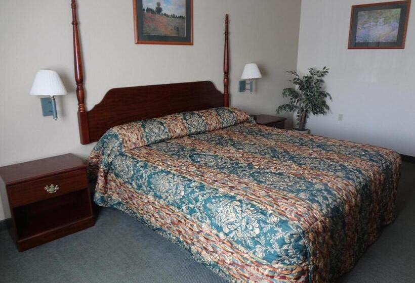 带大床的套房, Days Inn By Wyndham Colorado Springs Airport