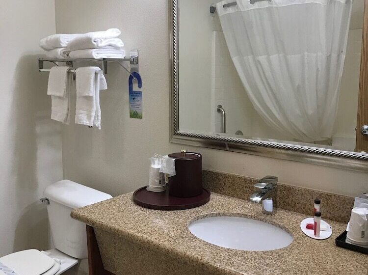 Номер Deluxe Адаптированный для Инвалидов, Days Inn & Suites By Wyndham Gresham