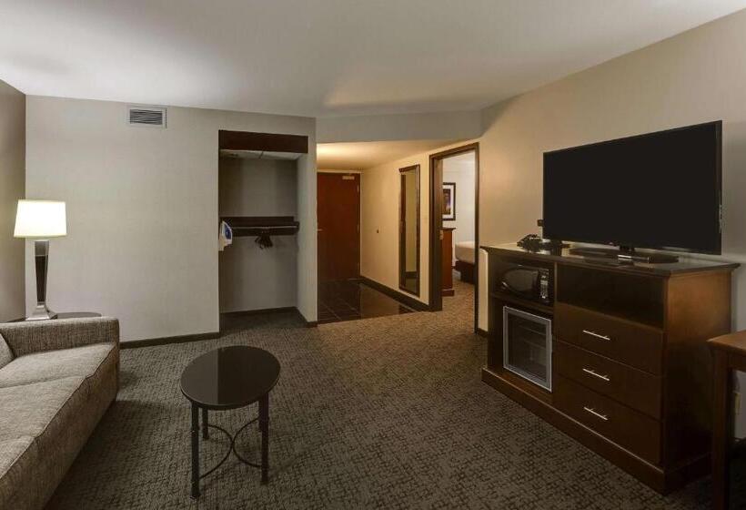 מיטת קינג בסוויטה, Drury Inn & Suites Columbus Dublin