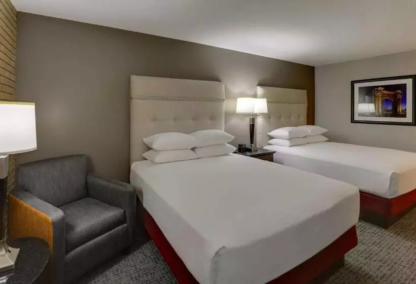 キングサイズベッドのデラックスルーム, Drury Inn & Suites Columbus Dublin