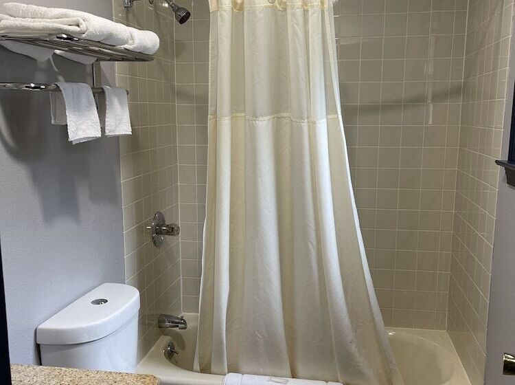 Номер Стандарт 2 Двуспальные Кровати, Golden Hill Inndanbury