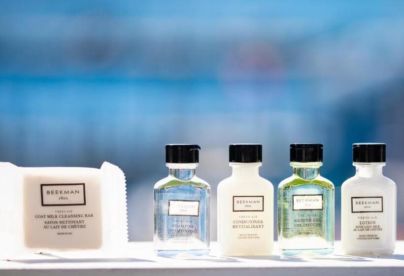 带大床的高级房间, Island House