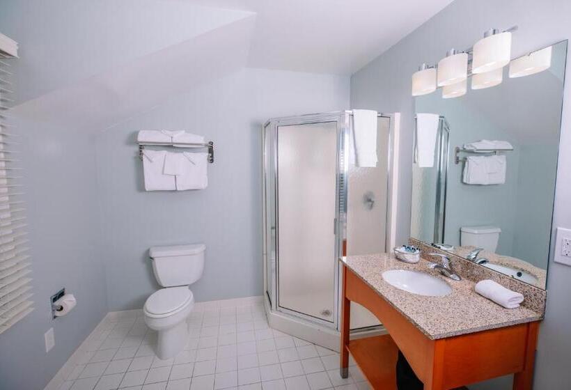 家庭套房, Island House