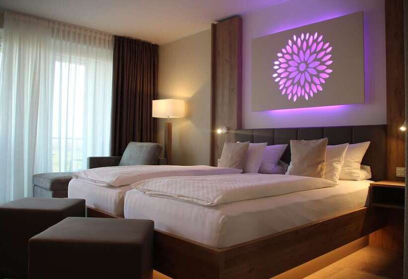 جناح جونيور, Landhotel Hermannshöhe