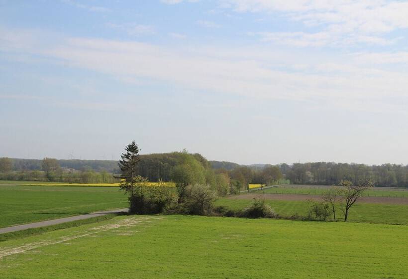 جناح جونيور, Landhotel Hermannshöhe