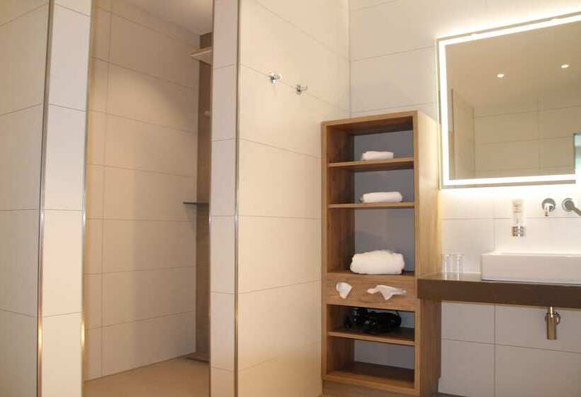 Полулюкс, Landhotel Hermannshöhe