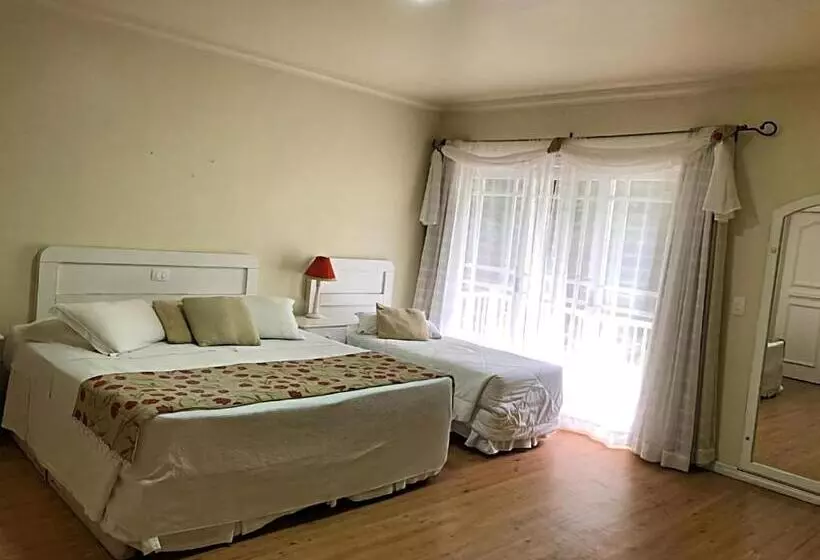Standard Kolmen Hengen Huone Parveke, Pousada Dos Anjos
