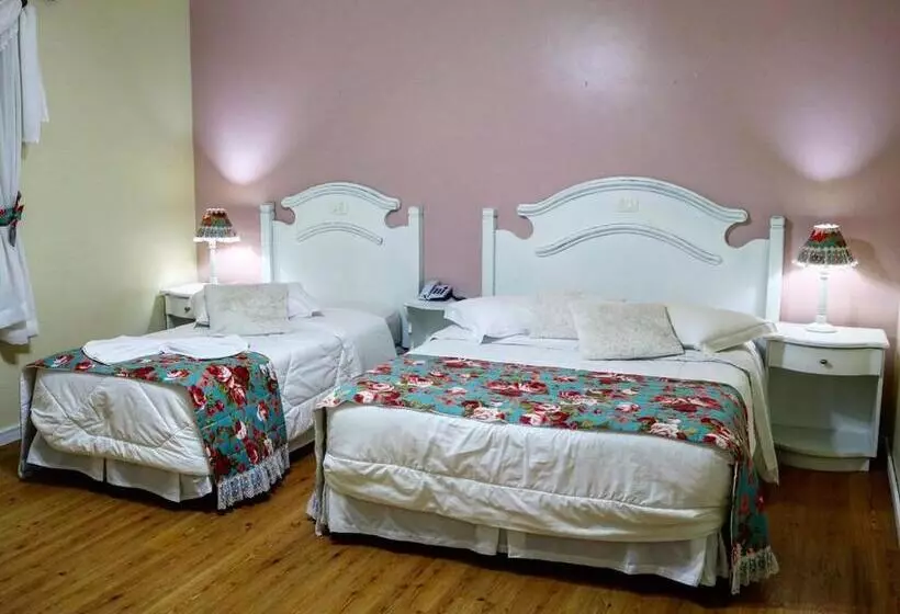 Deluxe Kolmen Hengen Huone, Pousada Dos Anjos