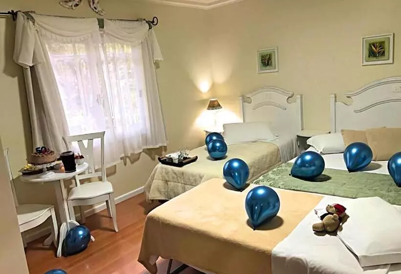Deluxe Kolmen Hengen Huone, Pousada Dos Anjos