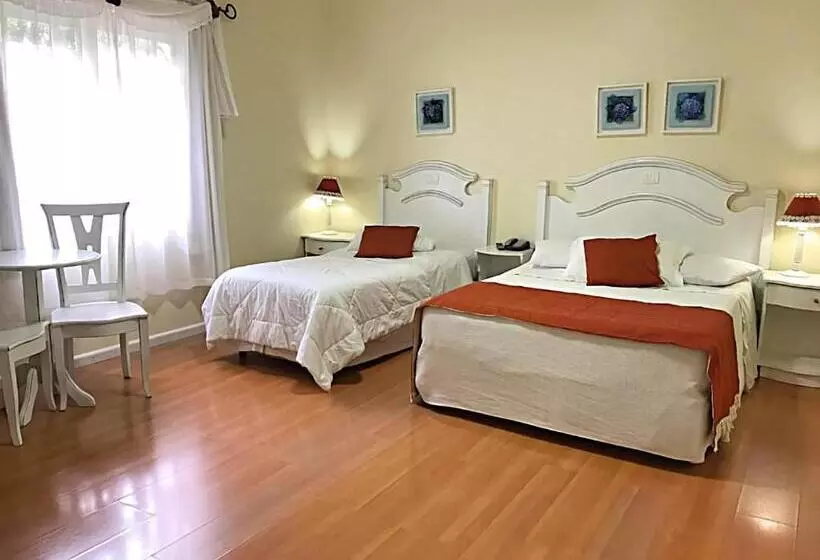 Deluxe Kolmen Hengen Huone, Pousada Dos Anjos