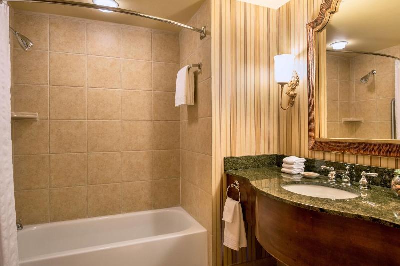 Номер Стандарт, Renaissance Tulsa Hotel & Convention Center