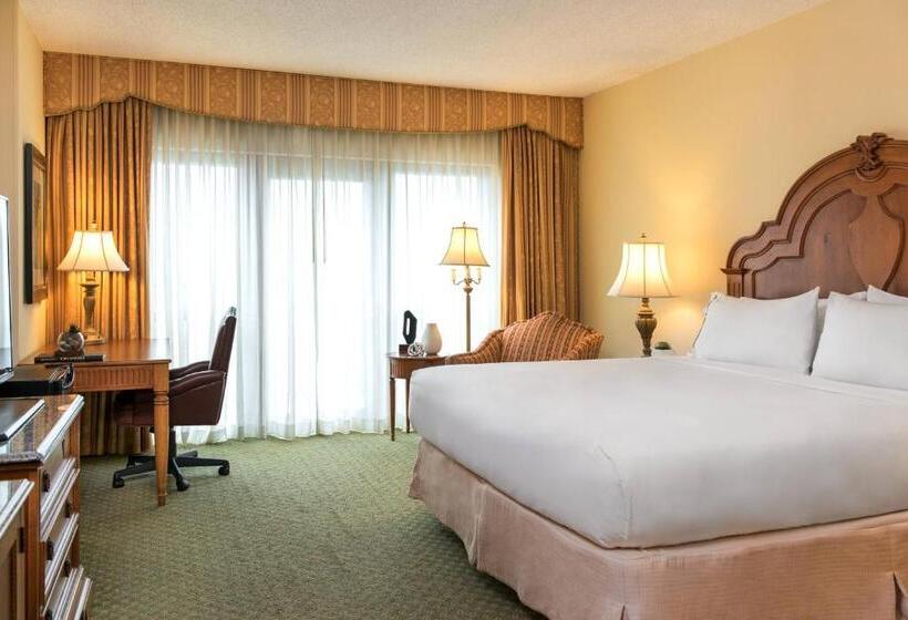 غرفة كلوب سرير كينج, Renaissance Tulsa Hotel & Convention Center