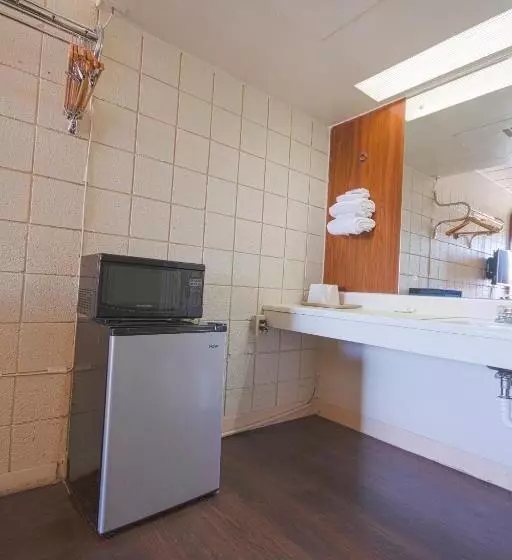 キングサイズベッドのスタンダードルーム, Centralia Motel