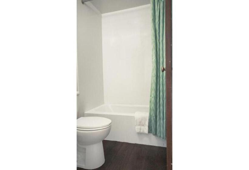 חדר סטנדרט עם מיטת קינג, Centralia Motel