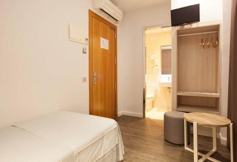 اتاق استاندارد یک نفره, Hostal Fernando