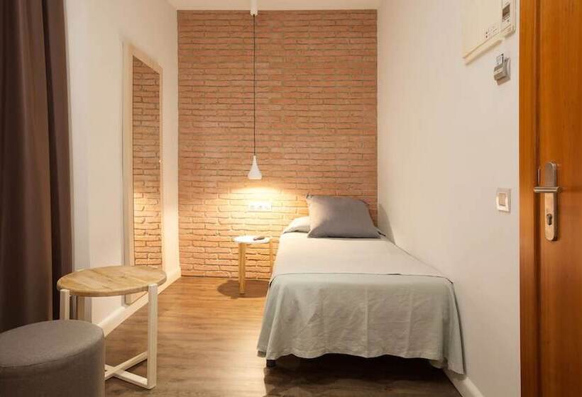 اتاق استاندارد یک نفره, Hostal Fernando