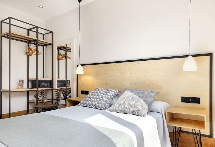 اتاق استاندارد سه نفره, Hostal Fernando