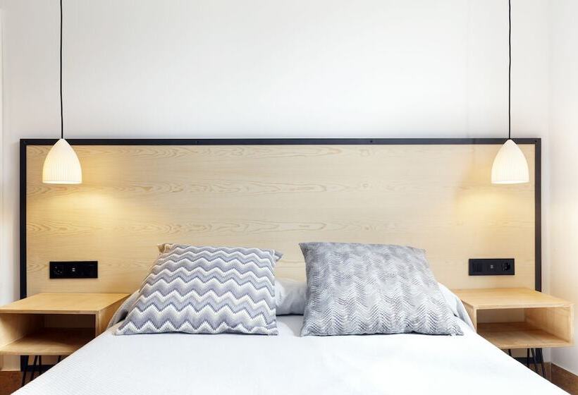 اتاق استاندارد سه نفره, Hostal Fernando