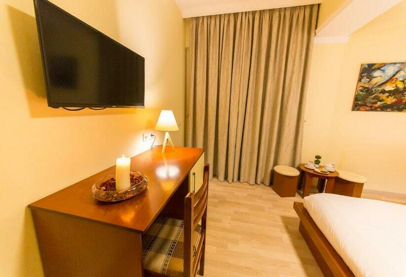 חדר סטנדרט, Baron