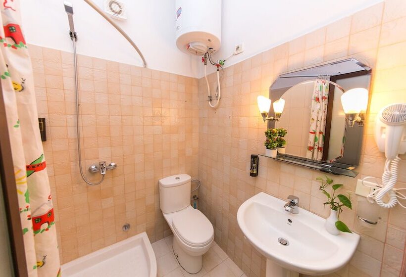 חדר אקונומי, Baron