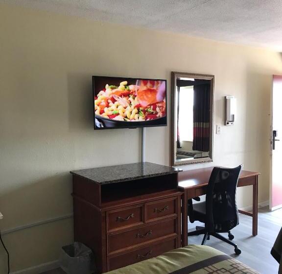 חדר סטנדרט עם מיטת קינג, Big Spring Inn Madisonville