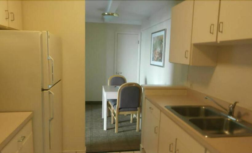Апартаменты 1 Спальня, Clinton Inn & Suites