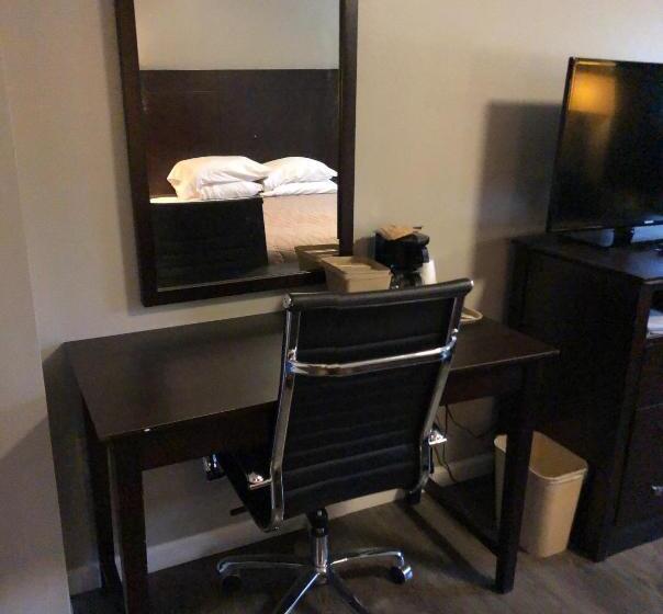 キングサイズベッドのスタンダードルーム, Deerfield Inn And Suites  Fairview
