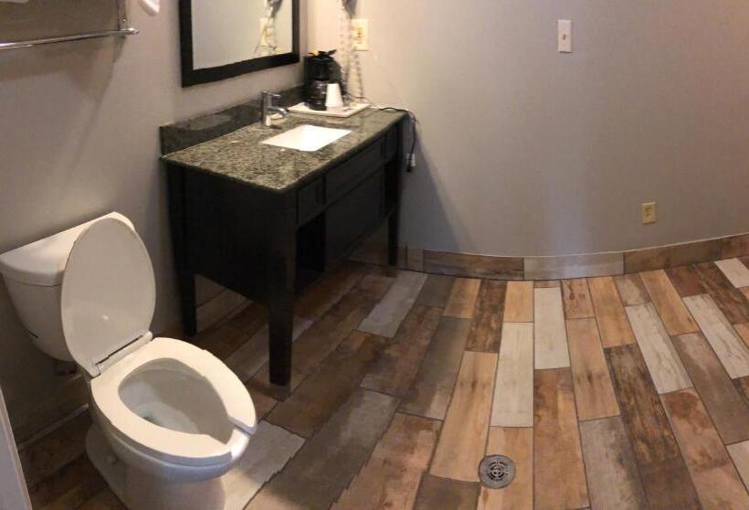 غرفة قياسية سرير كينج, Deerfield Inn And Suites  Fairview