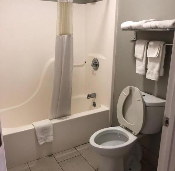 ２ダブルベッドのスタンダードルーム, Deerfield Inn And Suites  Fairview