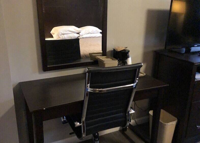 غرفه قياسيه سريرين مزدوجين, Deerfield Inn And Suites  Fairview