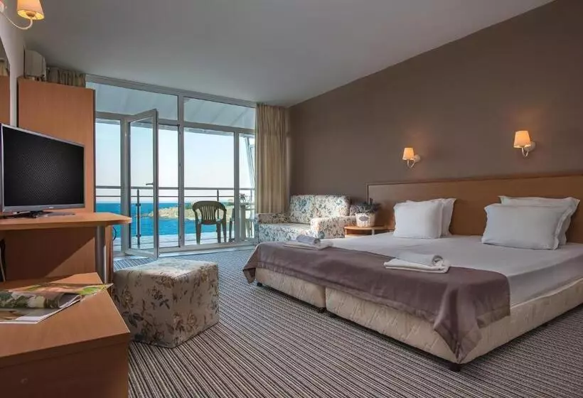 اتاق لوکس با چشمانداز دریا, Eskada Beach