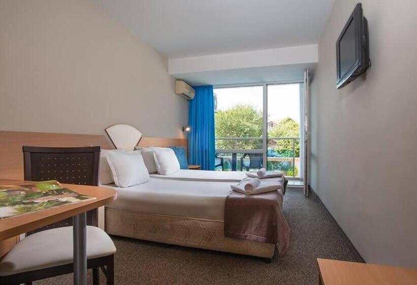 غرفة قياسية مطلّة علي البحر, Eskada Beach