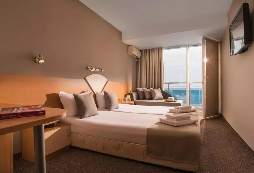 اتاق استاندارد با چشمانداز دریا, Eskada Beach