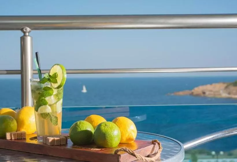 اتاق استاندارد با چشمانداز دریا, Eskada Beach