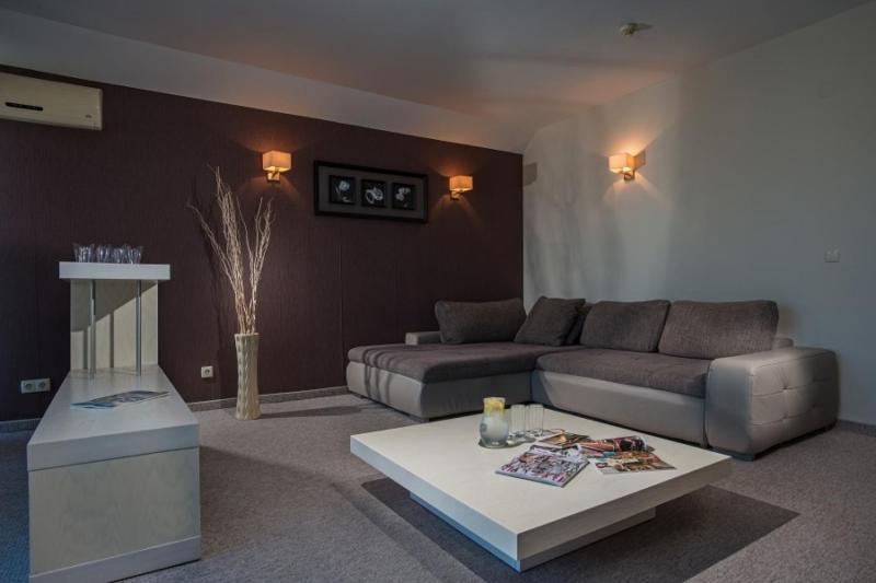 شقة غرفتين, Eskada Beach