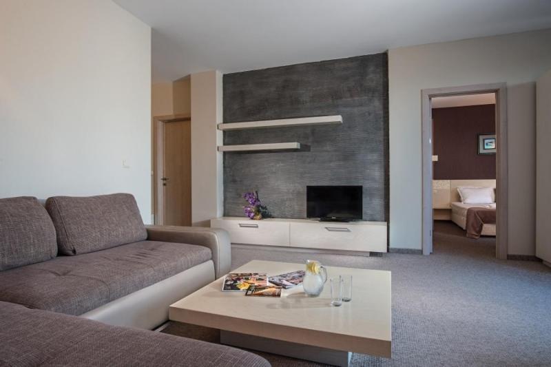 شقة غرفتين, Eskada Beach