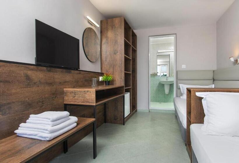 غرفة إقتصادية, Eskada Beach