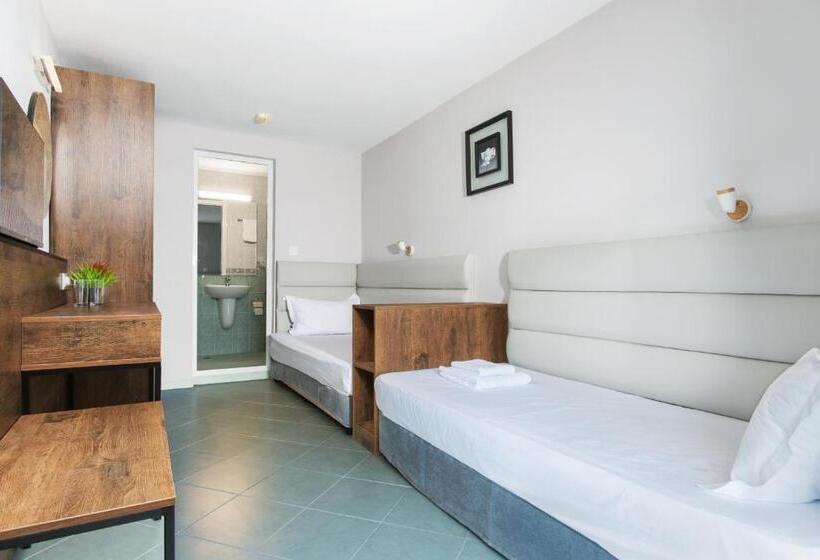 غرفة إقتصادية, Eskada Beach