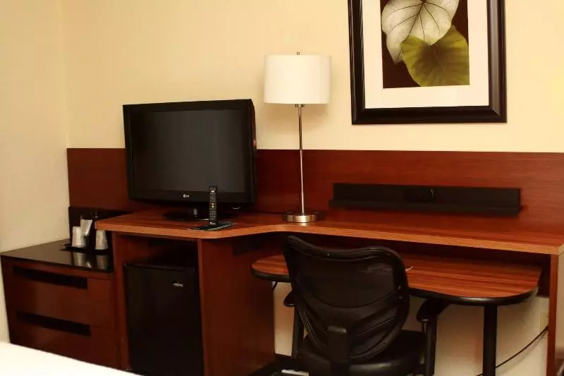 キングサイズベッドのスタンダードルーム, Fairfield Inn & Suites By Marriott Fairmont