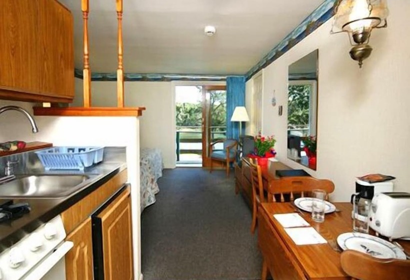 Basic-huone, Green Harbor Waterfront Lodging