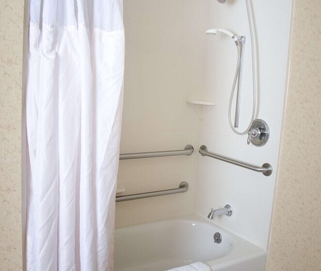 جناح لذوى الاحتياجات الخاصة, Hilton Garden Inn Watertown/thousand Islands