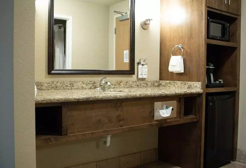 سوییت, Holiday Inn Express & Suites Williston, An Ihg