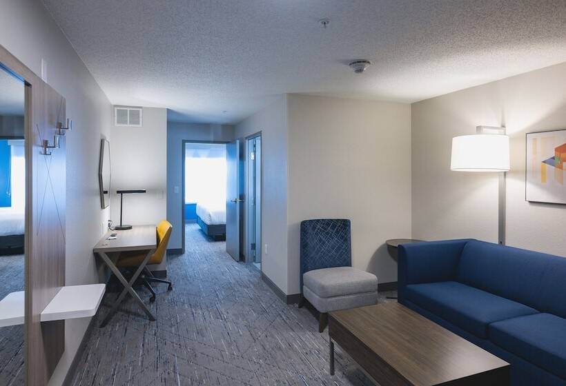 جناح, Holiday Inn Express & Suites Marquette, An Ihg