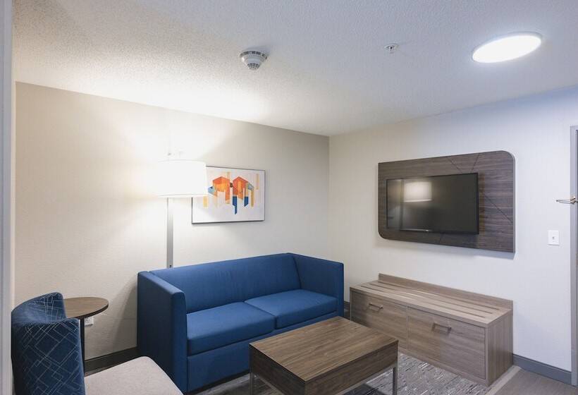 جناح, Holiday Inn Express & Suites Marquette, An Ihg