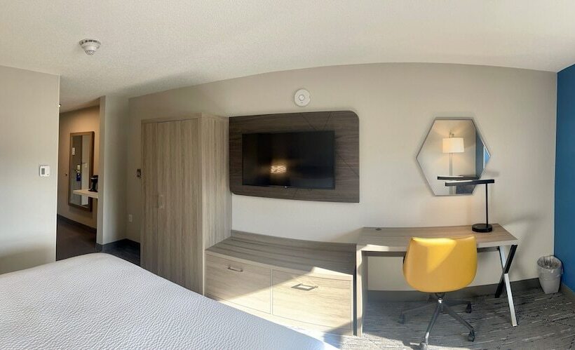Люкс, Holiday Inn Express & Suites Marquette, An Ihg