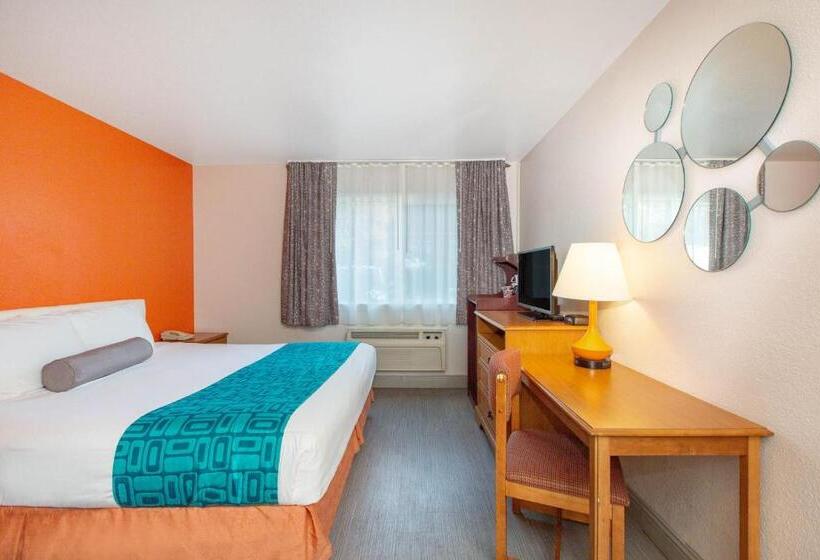 带大床的标准间, Howard Johnson By Wyndham Salem