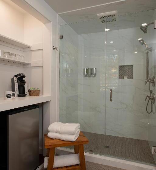 디럭스 룸, The Lodge At Moosehead Lake